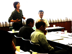 都区政報告懇談会　そねはじめ都議と山崎たい子区議