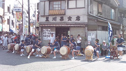 「いなり通り商店会」の、「きつね夏まつり」
