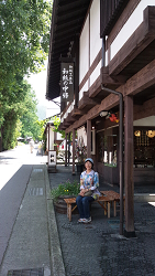 和紙工芸のお店と山崎たい子区議
