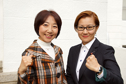 左から、山崎たい子区議と池内さおり衆議院議員