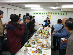 「トマトの会」忘年会風景