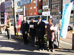 成人式の前に、日本共産党北区議員団で、「お祝い」のリレースピーチ