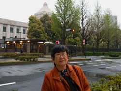 参議院前のさがらとしこ区議