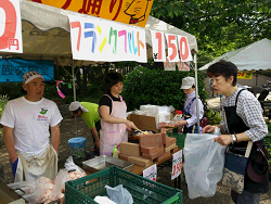 2015年かっぱまつり、お店の早朝準備中風景