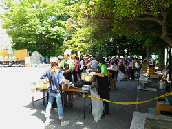 2015年かっぱまつり、お店の早朝準備中風景
