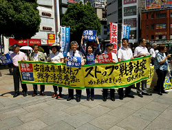 2015年5月31日赤羽駅東口にて、戦争法案廃案を求める訴えと署名行動　そねはじめ都議、池内さおり衆院議員と日本共産党北区議員団 中央・山崎たい子区議
