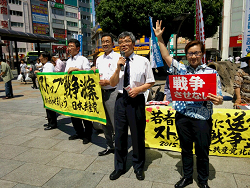 2015年5月31日赤羽駅東口にて、戦争法案廃案を求める訴えと署名行動　そねはじめ都議、池内さおり衆院議員と日本共産党北区議員団
