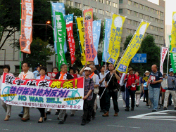 戦争法案強行採決に反対する国会前緊急抗議行動・デモ行進