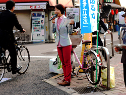 地域の皆さんと、王子駅にて朝のご挨拶、山崎たい子区議