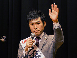 山添拓　弁護士