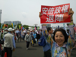 2016年５・３憲法集会に参加の山崎たい子区議