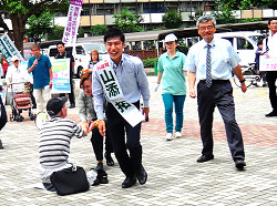 東京選挙区の山添拓さん 