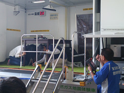 　北区防災運動会　震度7を体験
