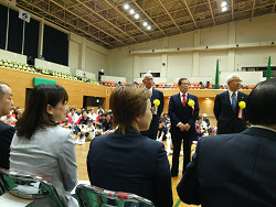 区民体育大会開会式。池内さおり議員も参加し、ごあいさつ致しました。