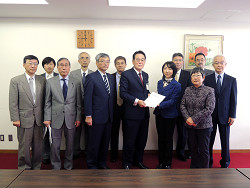 017年度（平成29年度）の北区予算編成にむけて、日本共産党北区議員団の「要望書」提出