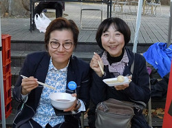 王子マルシェ、おでんもいただきま～す!