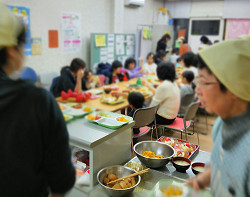 「こども食堂としま虹」