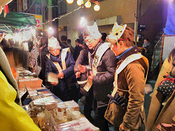 25周年王子狐の行列。手前か池内さおり前衆院議員、そねはじめ都議