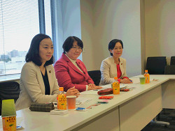 日本共産党 高橋千鶴子議員、畑野君枝議員、吉良よし子議員へ要請