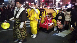 王子稲荷狐の行列で年越し 